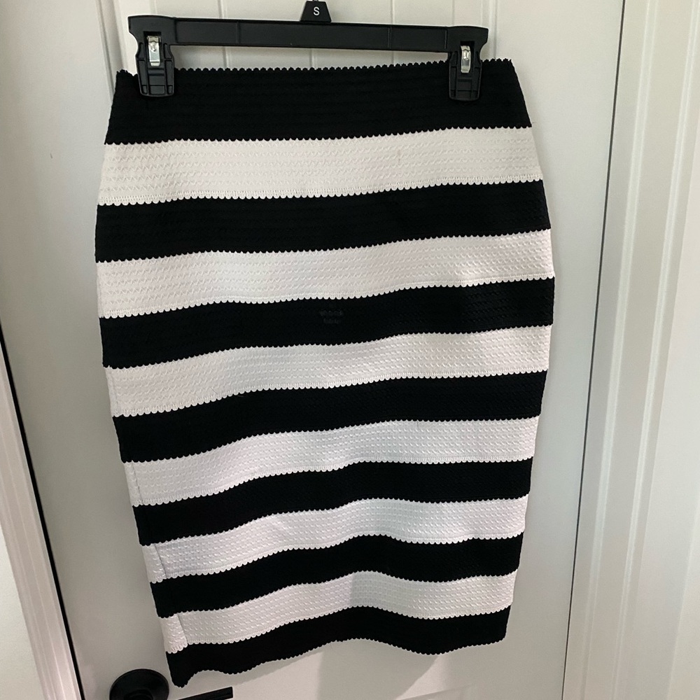 Small high waisted pencil skirt